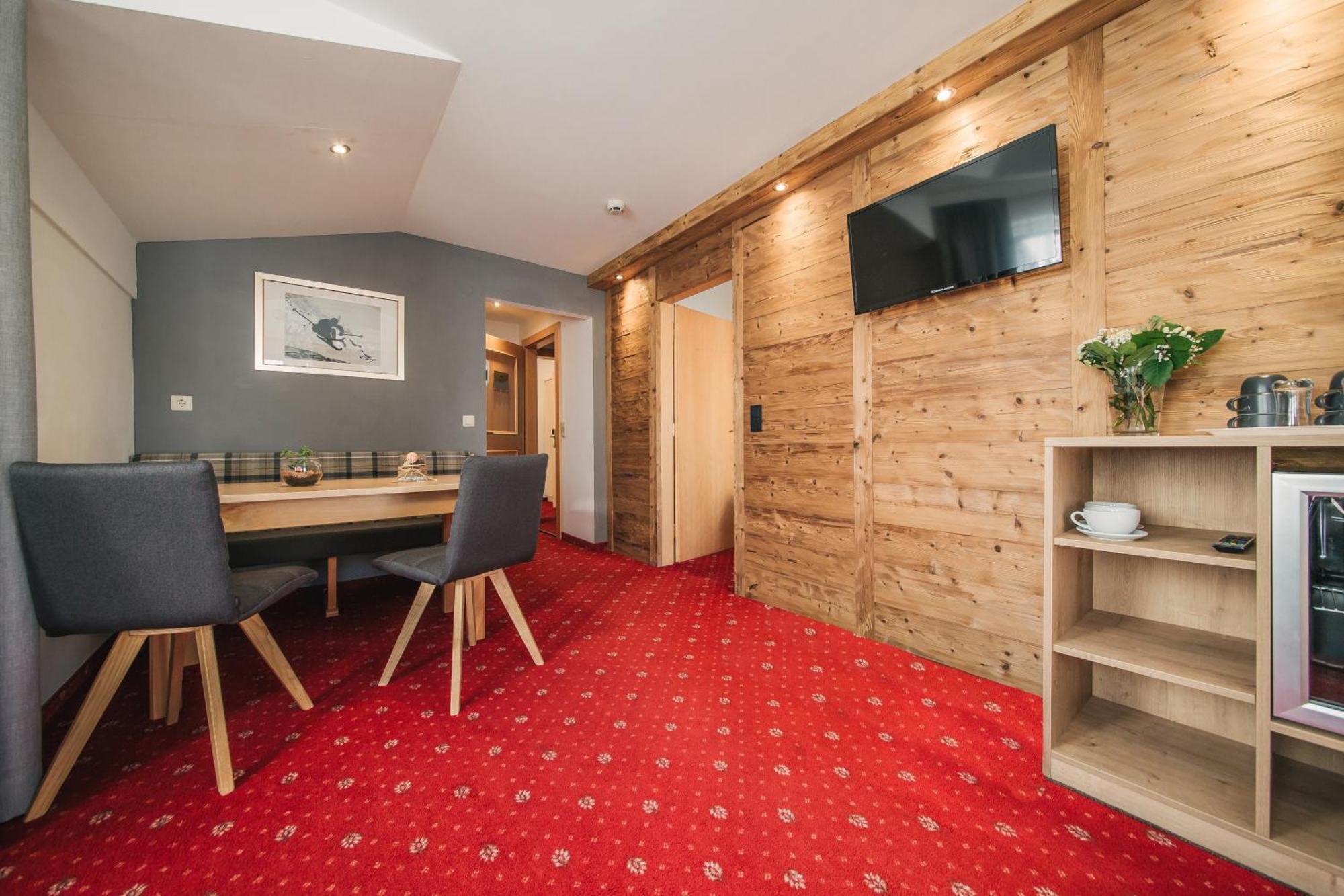 Arlen Lodge Hotel Inkl Premium Karte Im Sommer ซังคท์อันทอนอัมอาร์ลแบร์ก ภายนอก รูปภาพ