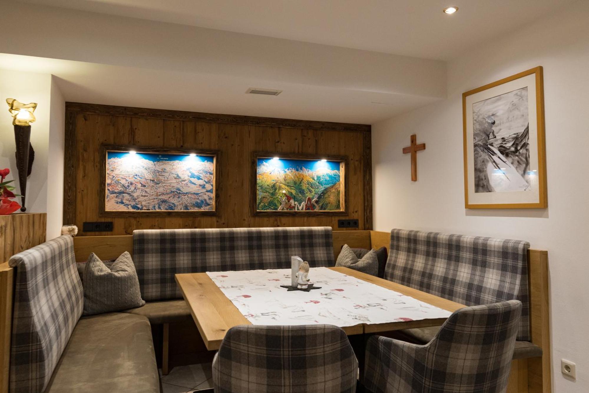 Arlen Lodge Hotel Inkl Premium Karte Im Sommer ซังคท์อันทอนอัมอาร์ลแบร์ก ภายนอก รูปภาพ